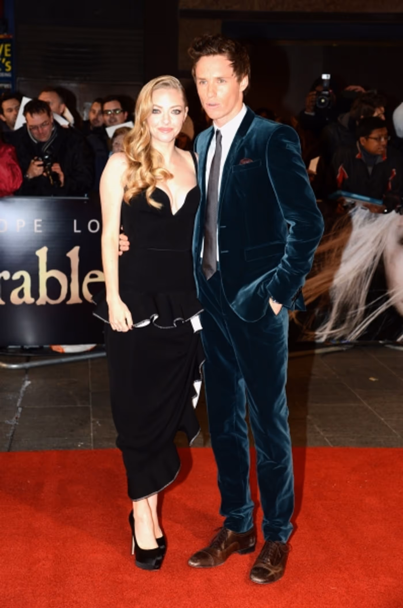 Photo Flash: On the Red Carpet at the LES MIS London Premiere- Anne Hathaway, Hugh Jackman, and More! Image