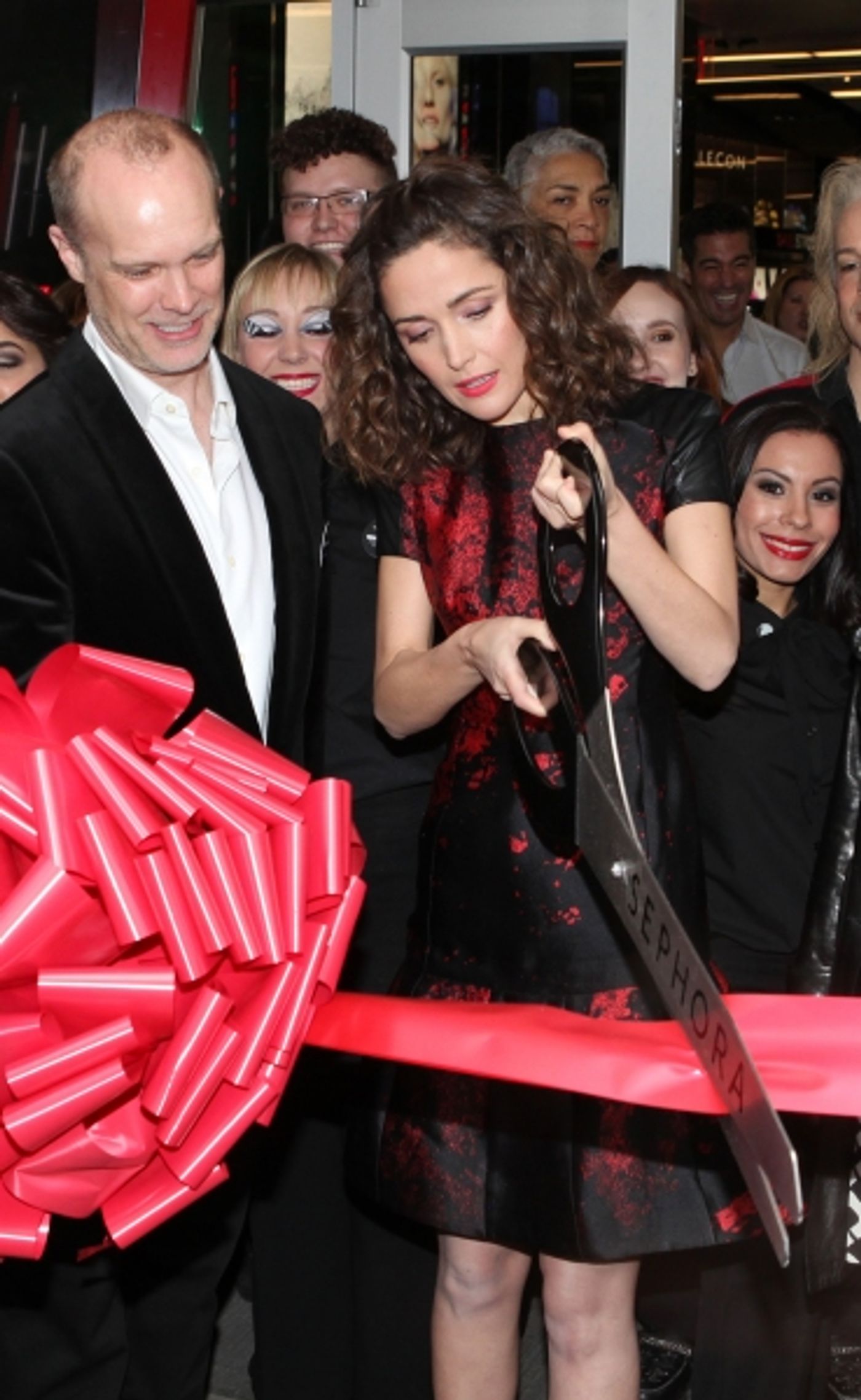 Photo Coverage: Rose Byrne Cuts Ribbon at Sephora Times Square  Image