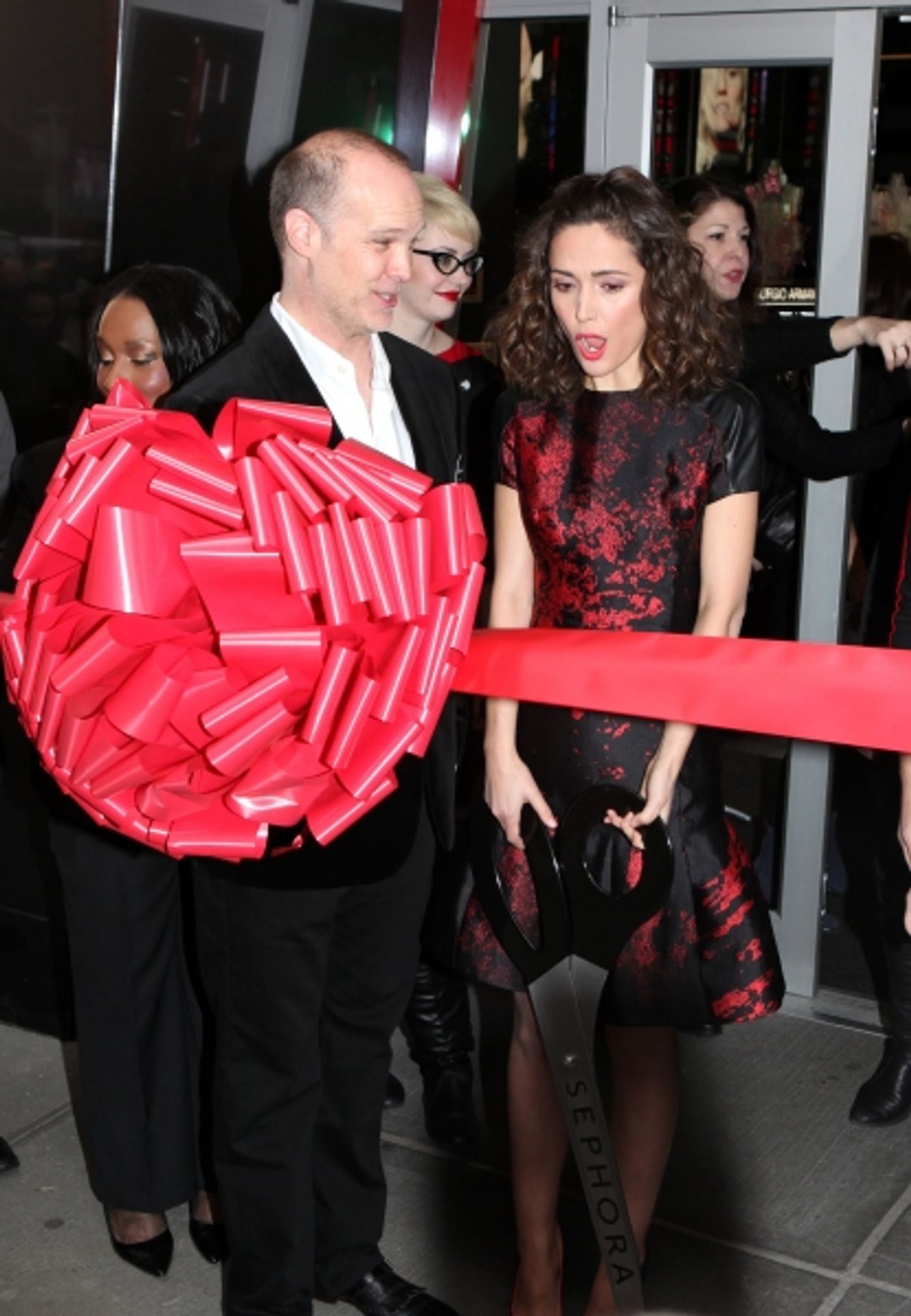 Photo Coverage: Rose Byrne Cuts Ribbon at Sephora Times Square  Image