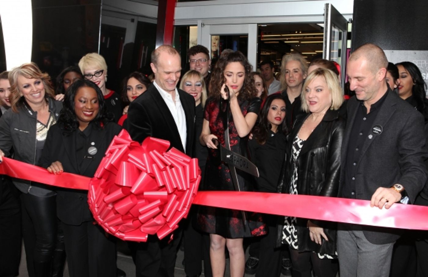 Photo Coverage: Rose Byrne Cuts Ribbon at Sephora Times Square  Image