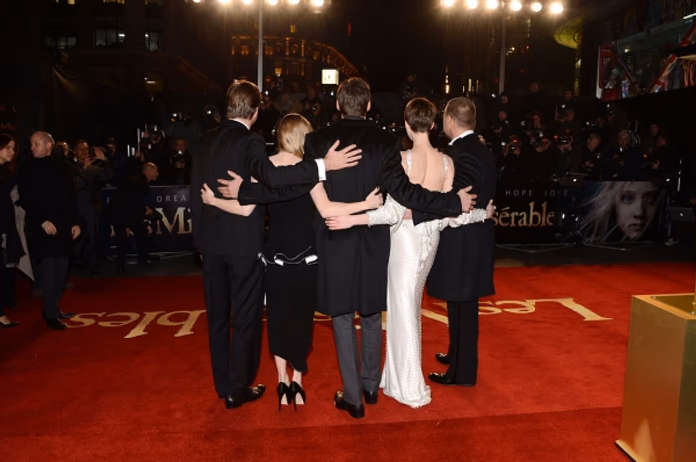 Photo Flash: On the Red Carpet at the LES MIS London Premiere- Anne Hathaway, Hugh Jackman, and More! Image