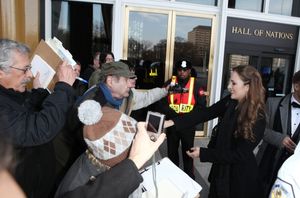 Laura Osnes & Fans @ BroadwayWorld Laura Osnes & Fans Photo
