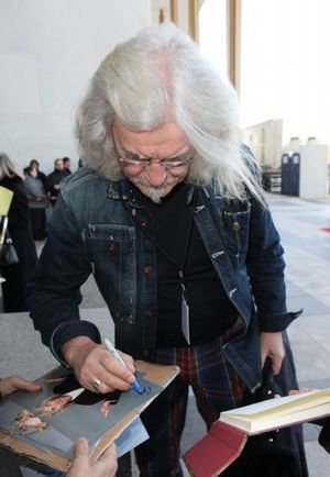 Billy Connolly & fans @ BroadwayWorld Billy Connolly & fans Photo