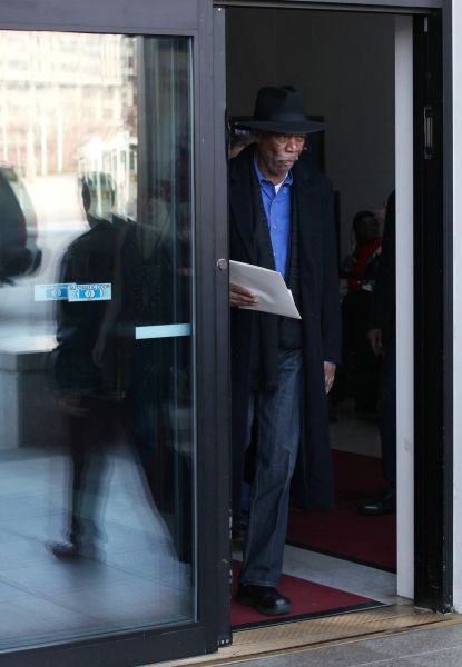 Photo Coverage Exclusive: At the Stage Door of the 35th Kennedy Center Honors — photo 69 of 75