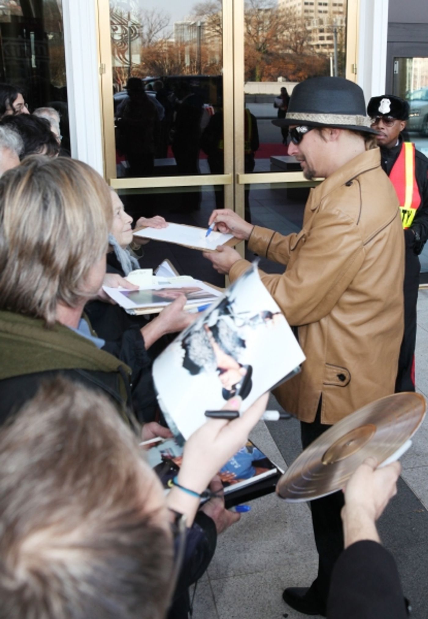 Photo Coverage Exclusive: At the Stage Door of the 35th Kennedy Center Honors Photo Coverage Exclusive: At the Stage Door of the 35th Kennedy Center Honors Image