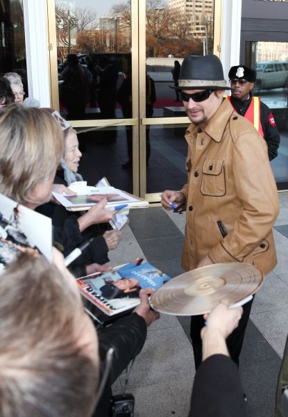 Photo Coverage Exclusive: At the Stage Door of the 35th Kennedy Center Honors — photo 57 of 75