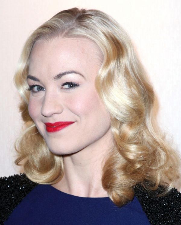Yvonne Strahovski Photo