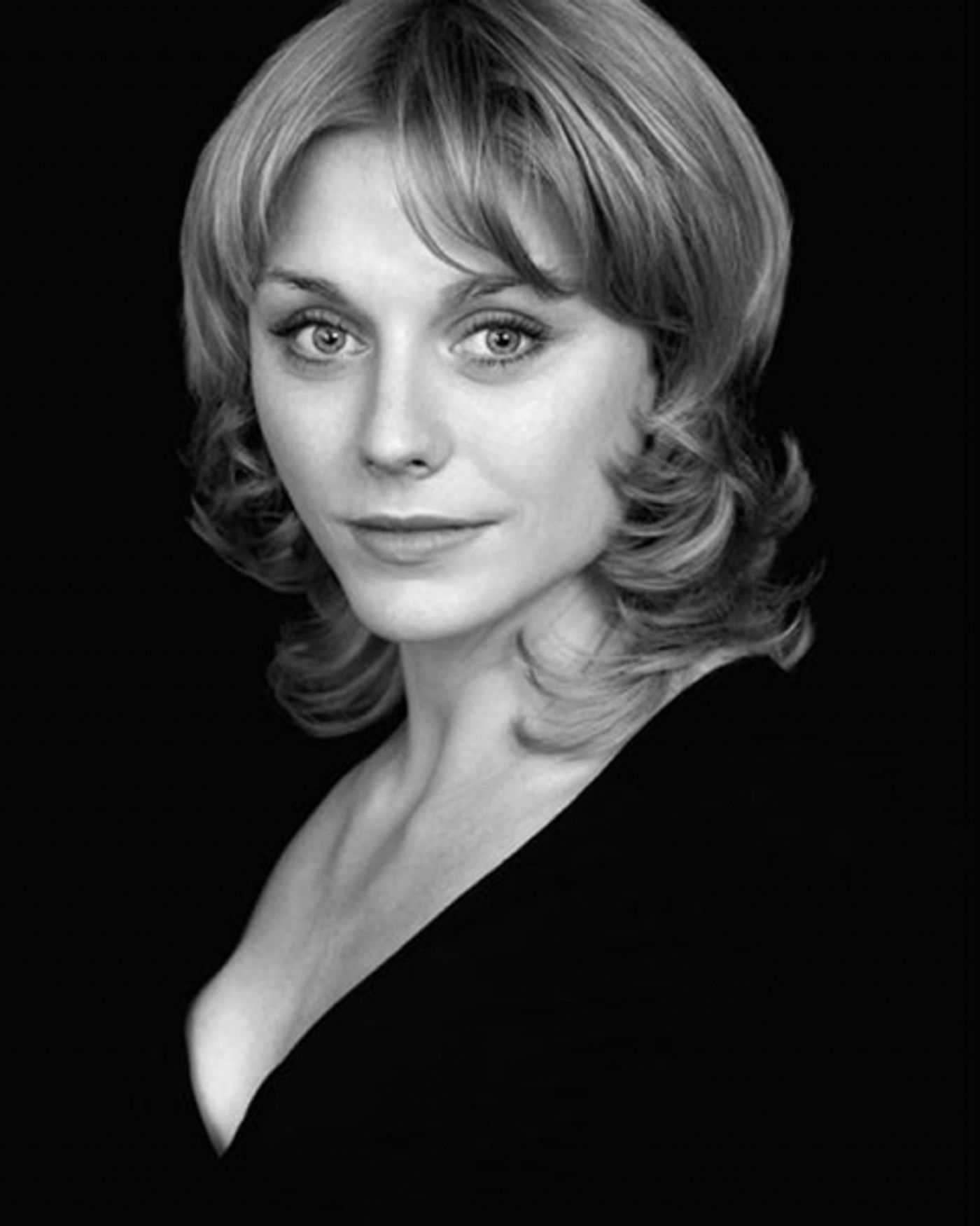 Photo Flash: First Look at New Cast of West End's ONE MAN, TWO GUVNORS - Amy Cudden, Sam Alexander and More!  Image