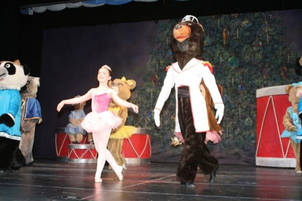 Brianna Maguire and Scott Abreu Photo