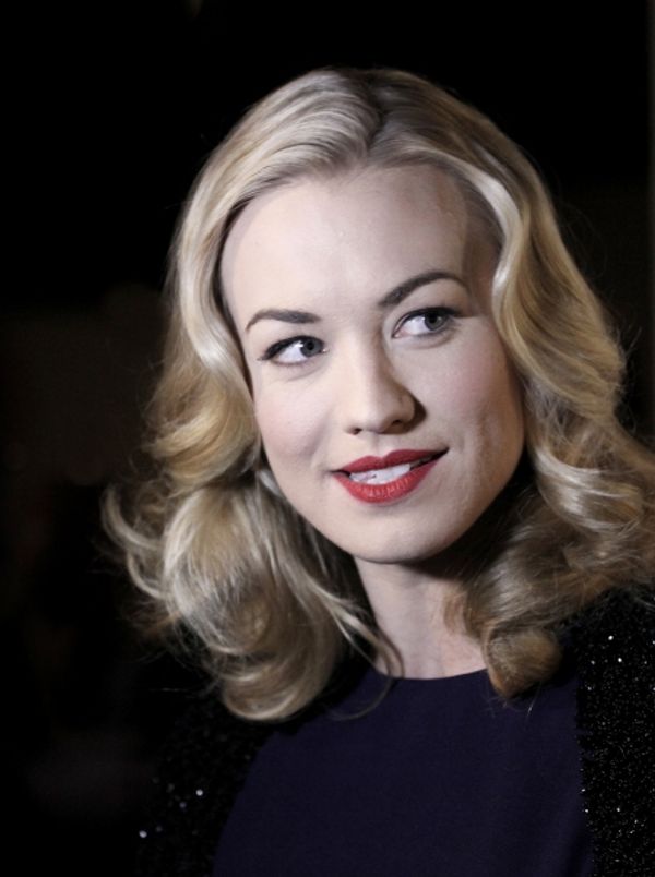 Yvonne Strahovski Photo
