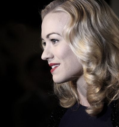 Yvonne Strahovski Photo