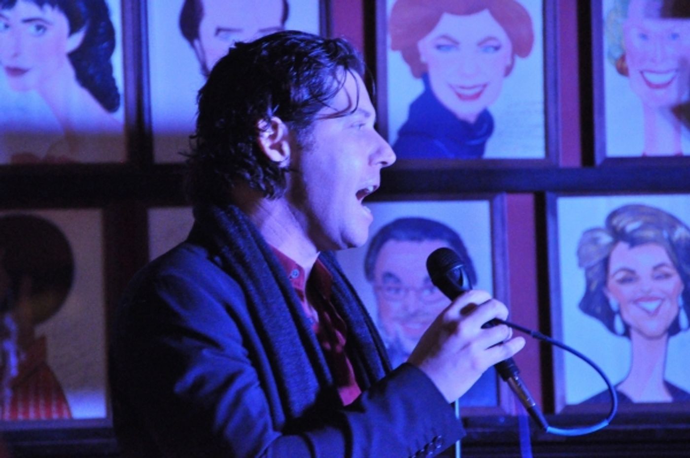 Photo Coverage: James Barbour Brings Holiday Concert to Sardi's  Image
