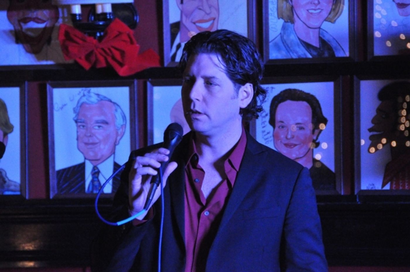 Photo Coverage: James Barbour Brings Holiday Concert to Sardi's  Image