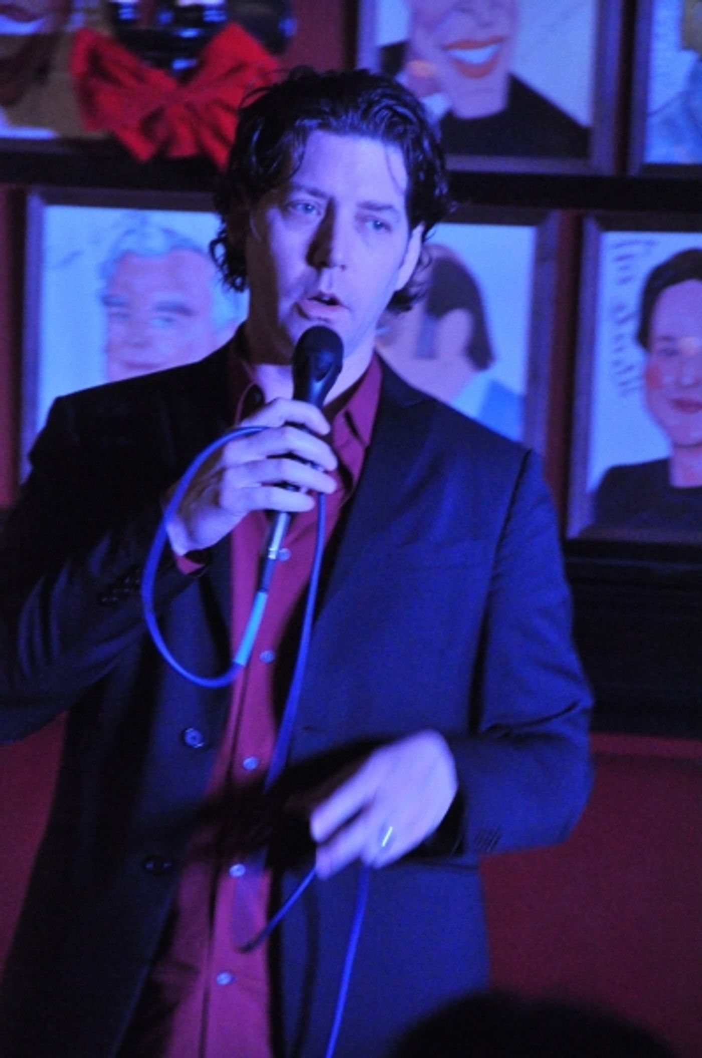 Photo Coverage: James Barbour Brings Holiday Concert to Sardi's  Image