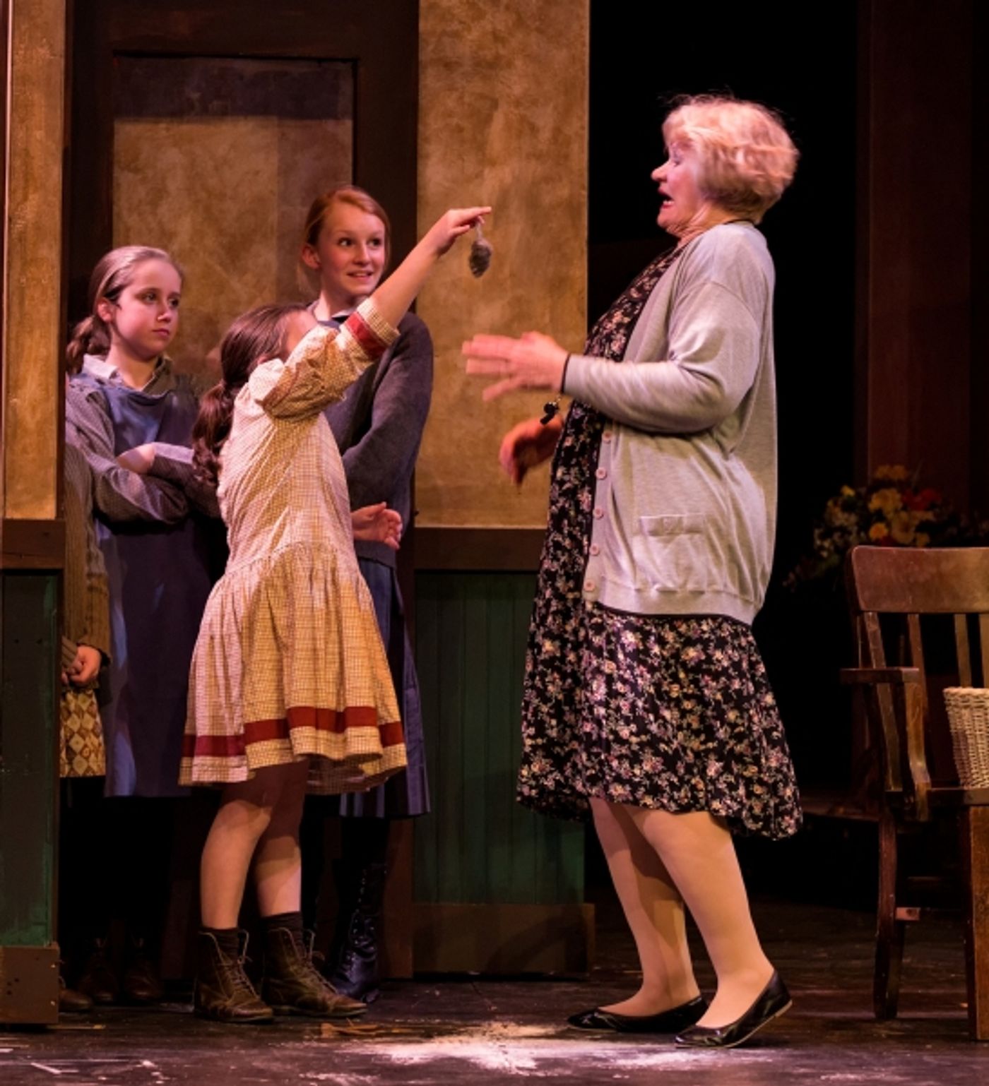 Photo Flash: First Look at Beck Center for the Arts' ANNIE  Image