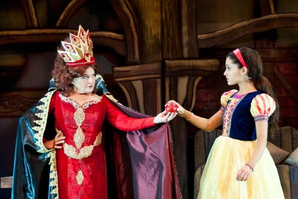 Photo Flash: First Look at Ariana Grande, Curt Hansen and More in A SNOW WHITE CHRISTMAS — photo 2 of 5