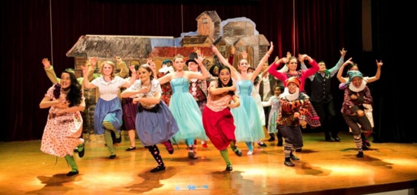 Photo Flash: First Look at Beijing Playhouse's SNOW WHITE Onstage  Image