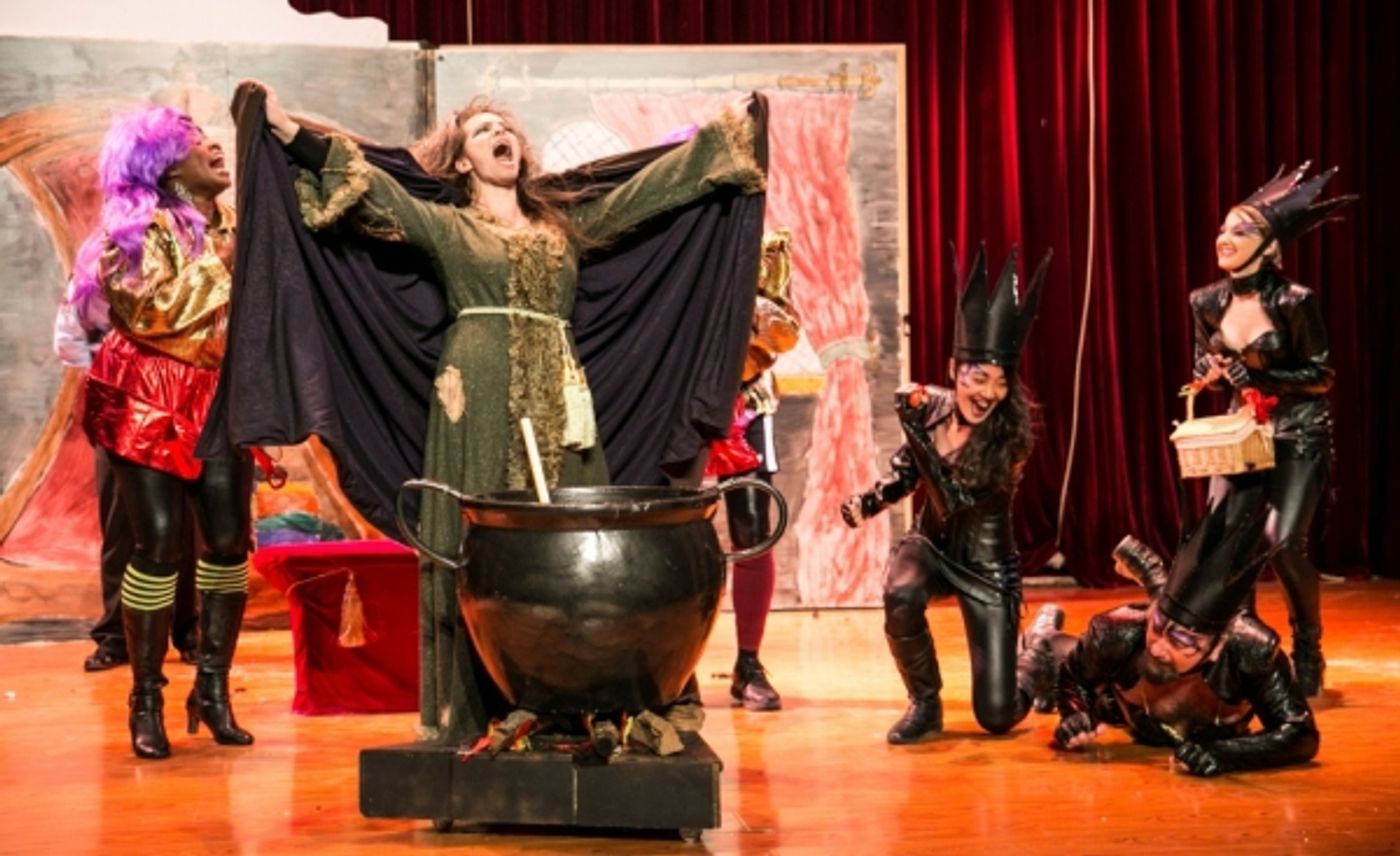 Photo Flash: First Look at Beijing Playhouse's SNOW WHITE Onstage  Image