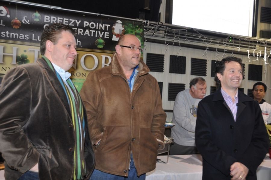 Photo Coverage: The Irish Tenors Visit Hurricane Sandy Victims in Breezy Point Image