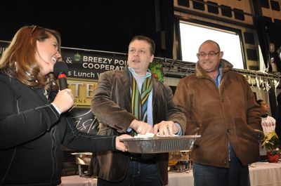 Jodi L. Gettys of Operation Blessing with Anthony Kearns and Ronan Tynan Photo