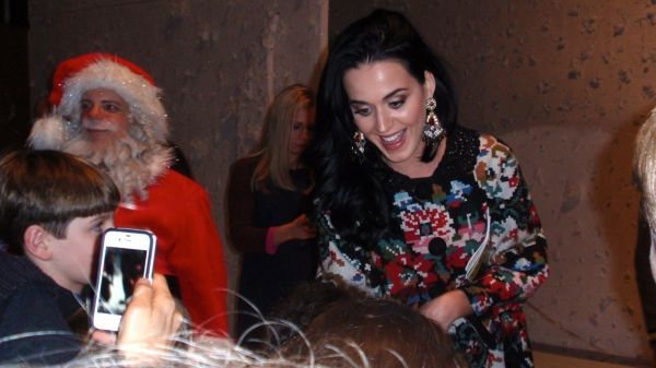 Photo Flash: Katy Perry & John Mayer Visit A CHRISTMAS STORY  Image
