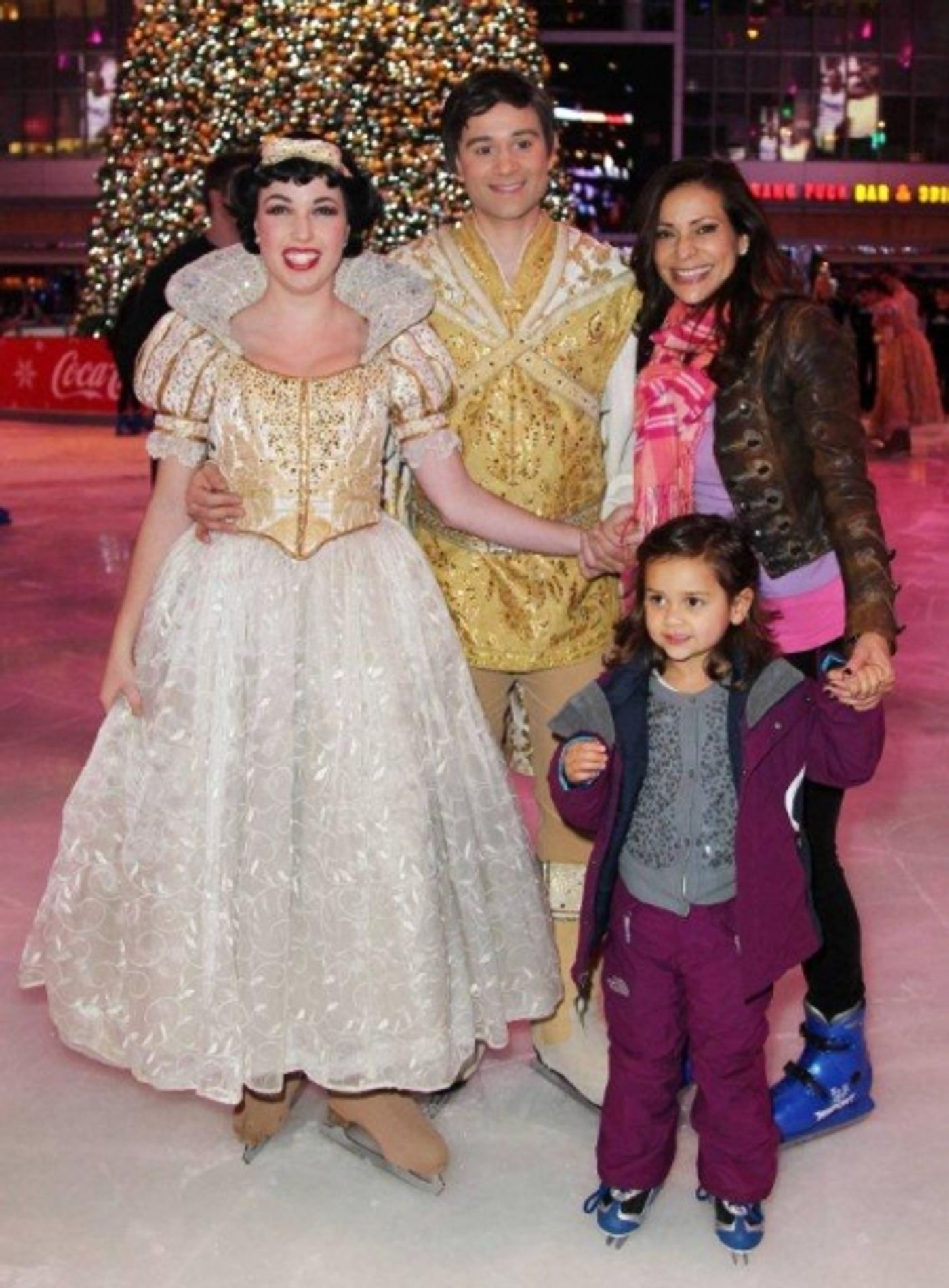 Photo Flash: MODERN FAMILY's Aubrey Anderson-Emmons & More at AEG Season of Giving's DISNEY ON ICE: DARE TO DREAM  Image