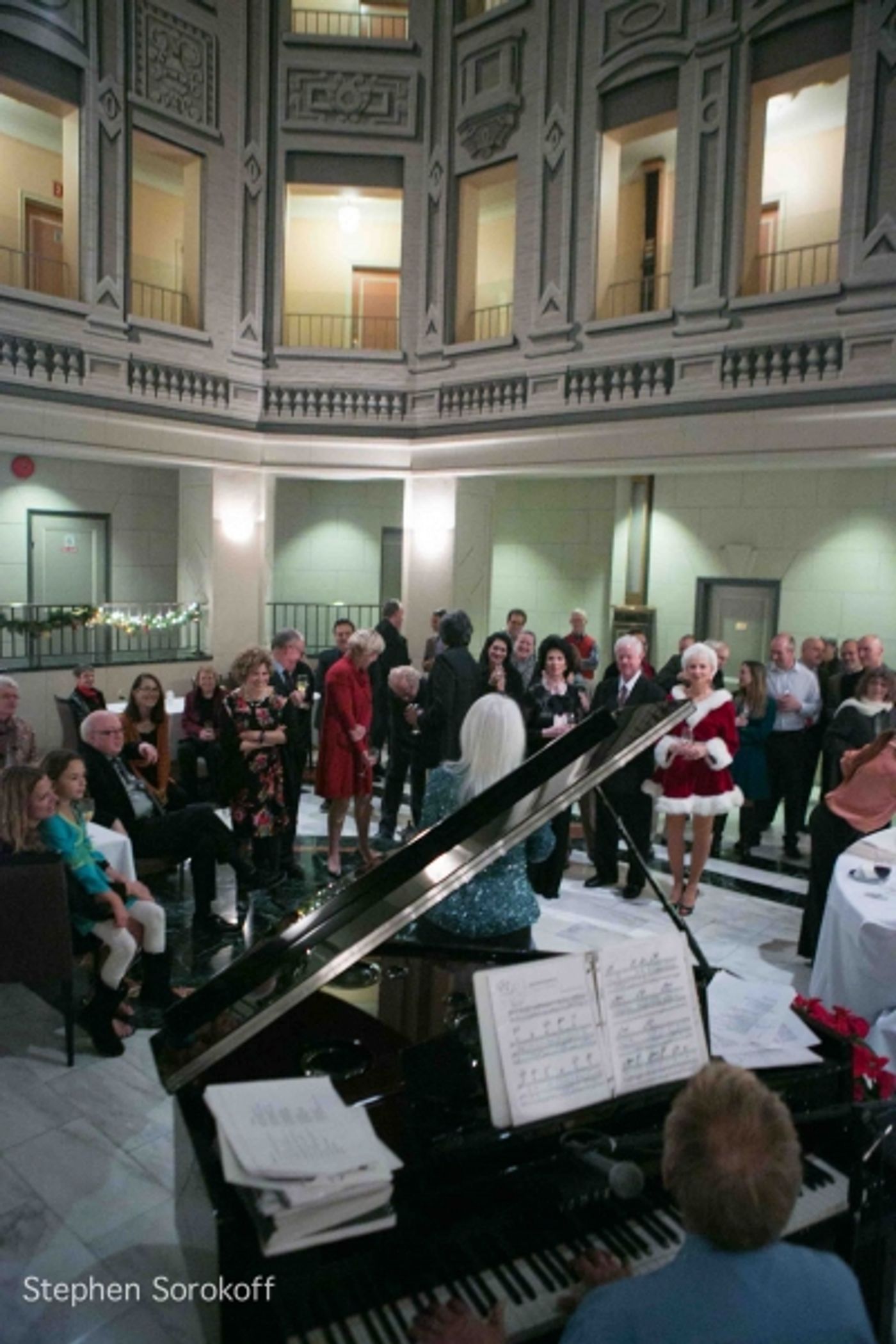 Photo Coverage: Jamie deRoy & Residents Perform at Alwyn Court  Image