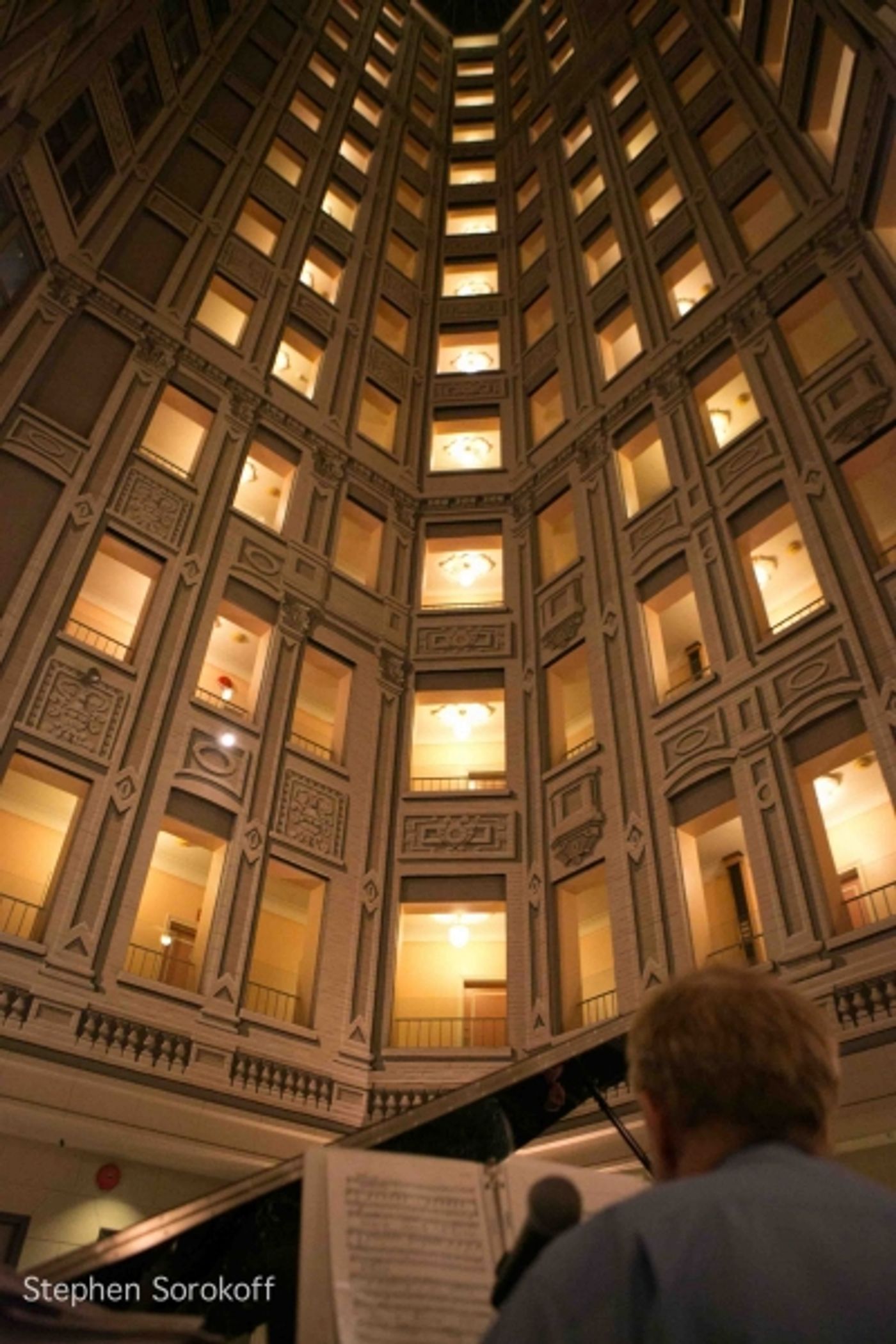 Photo Coverage: Jamie deRoy & Residents Perform at Alwyn Court  Image