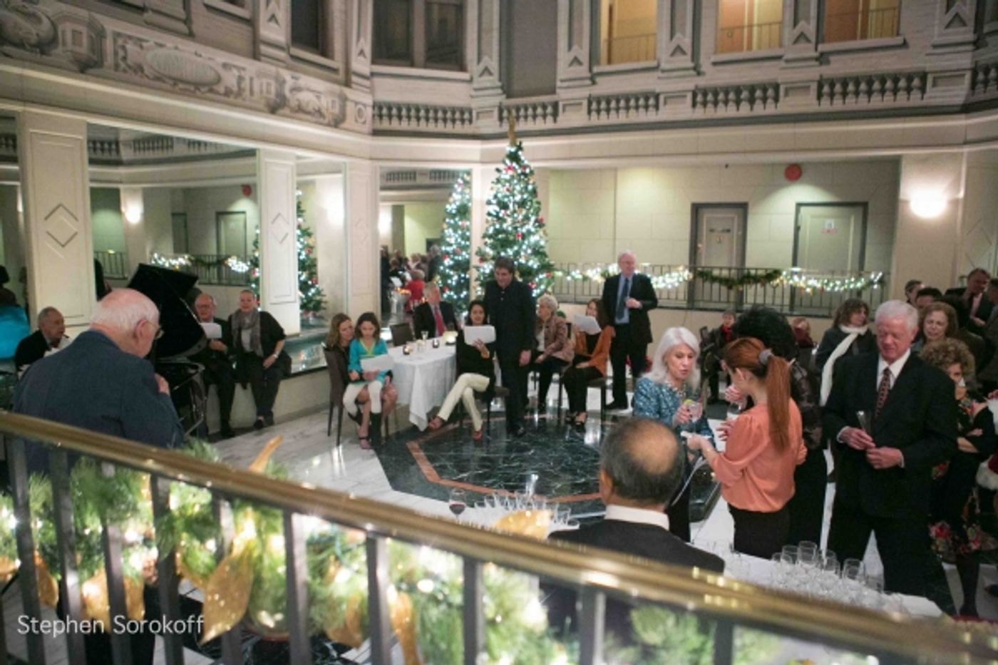 Photo Coverage: Jamie deRoy & Residents Perform at Alwyn Court  Image