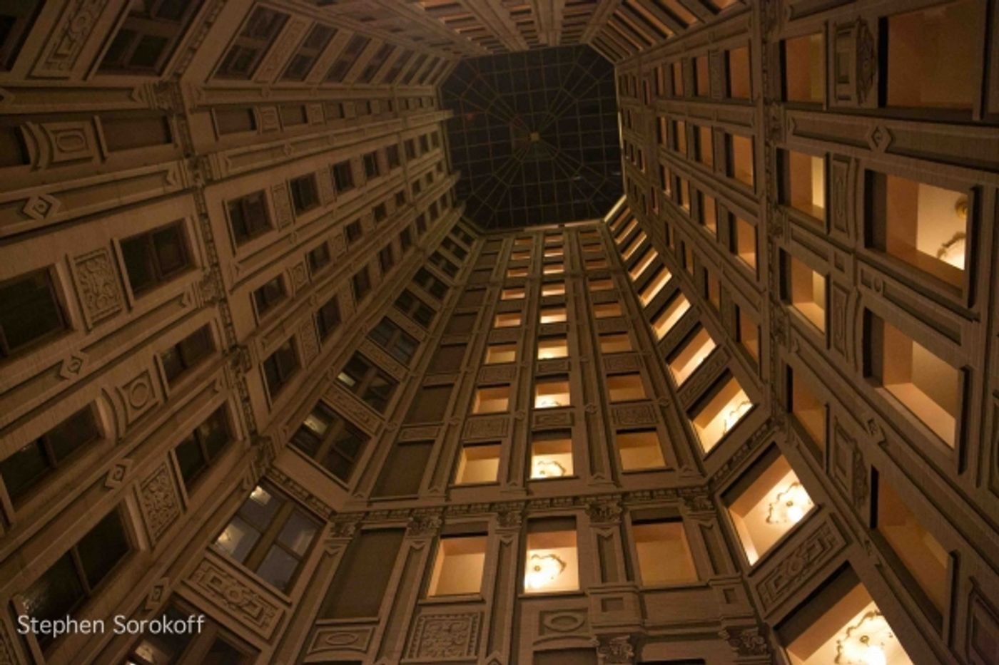 Photo Coverage: Jamie deRoy & Residents Perform at Alwyn Court  Image