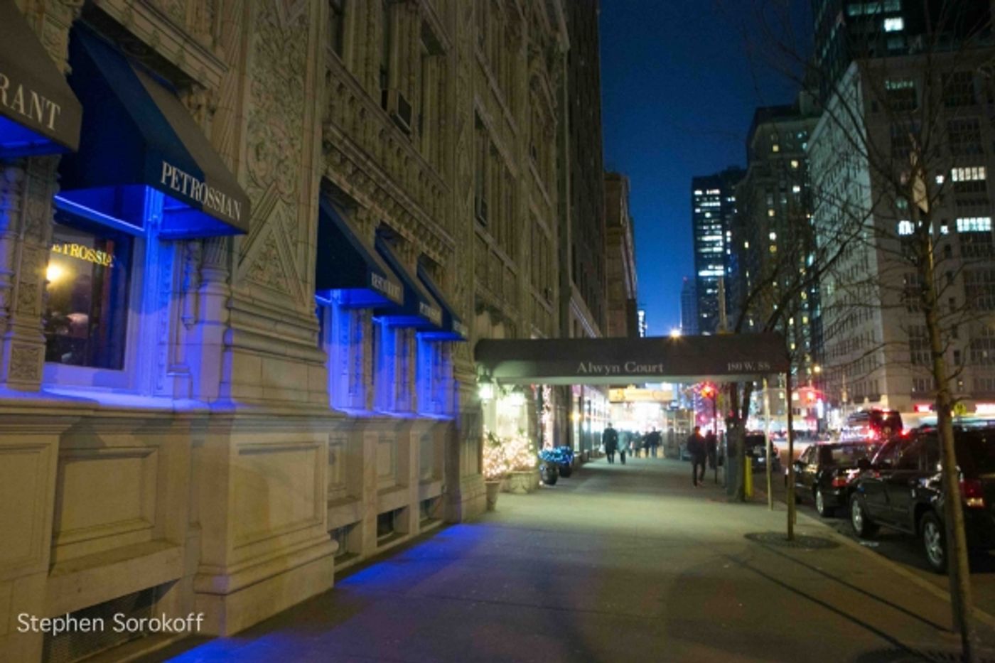 Photo Coverage: Jamie deRoy & Residents Perform at Alwyn Court  Image