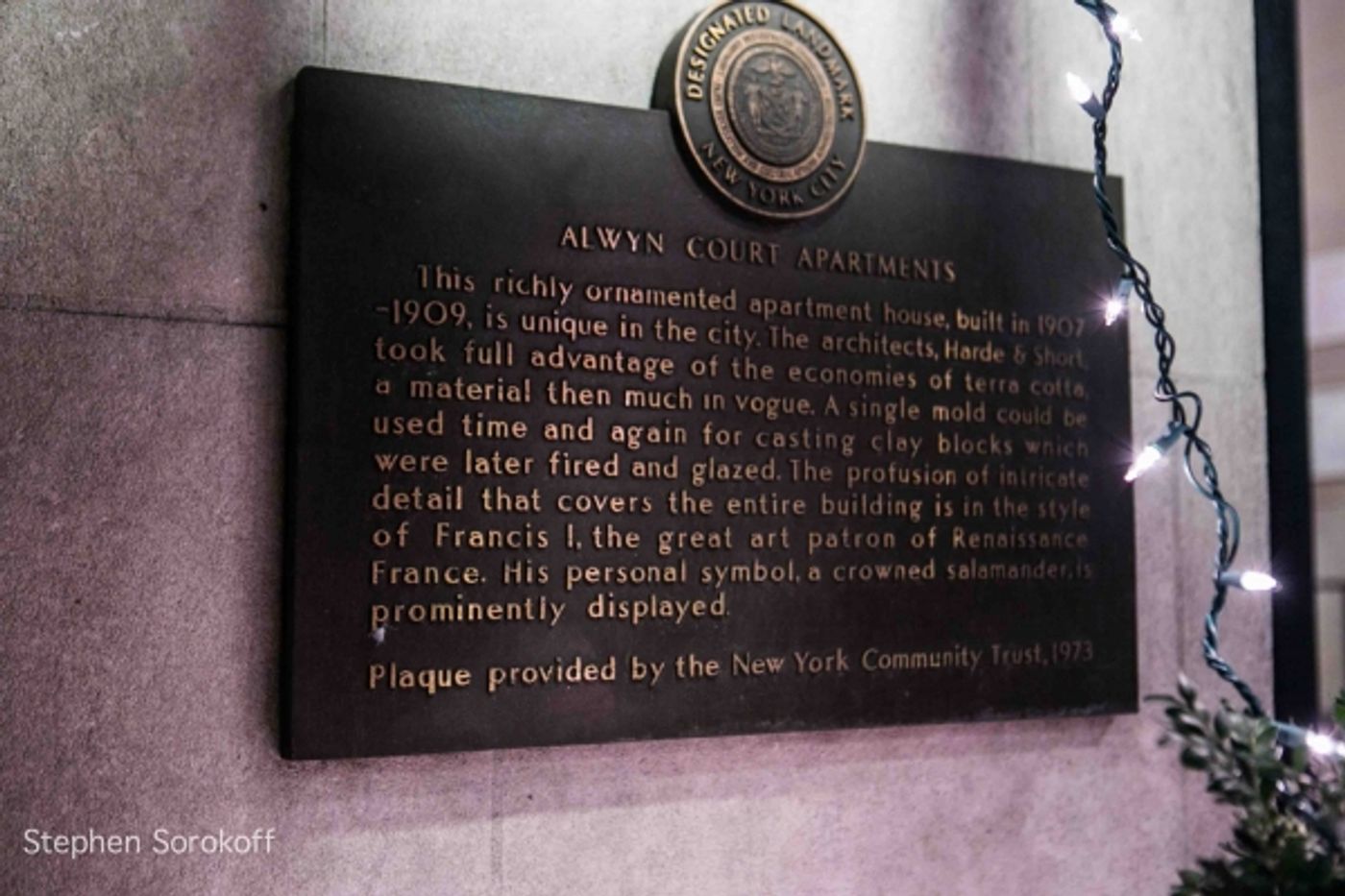 Photo Coverage: Jamie deRoy & Residents Perform at Alwyn Court  Image