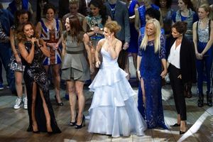 Melanie Brown, Melanie Chisholm, Geri Halliwell, Emma Bunton and Victoria Beckham. Ph Photo