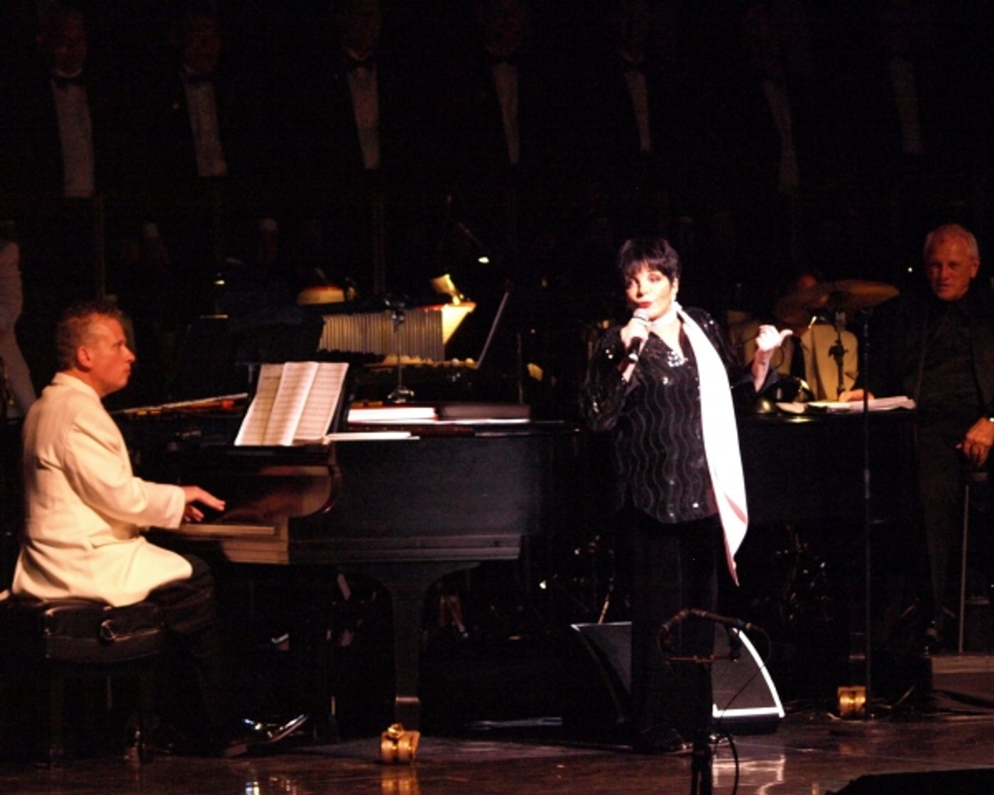 Photo Coverage: Liza Minnelli with MenAlive in A WINTER SPECTACULAR Opening Night at Segerstrom Hall Photo Coverage: Liza Minnelli with MenAlive in A WINTER SPECTACULAR Opening Night at Segerstrom Hall Image