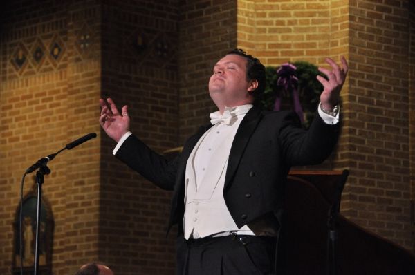 Photo Coverage: Tenor Karl Scully Performs in Bay Shore, NY — photo 5 of 13