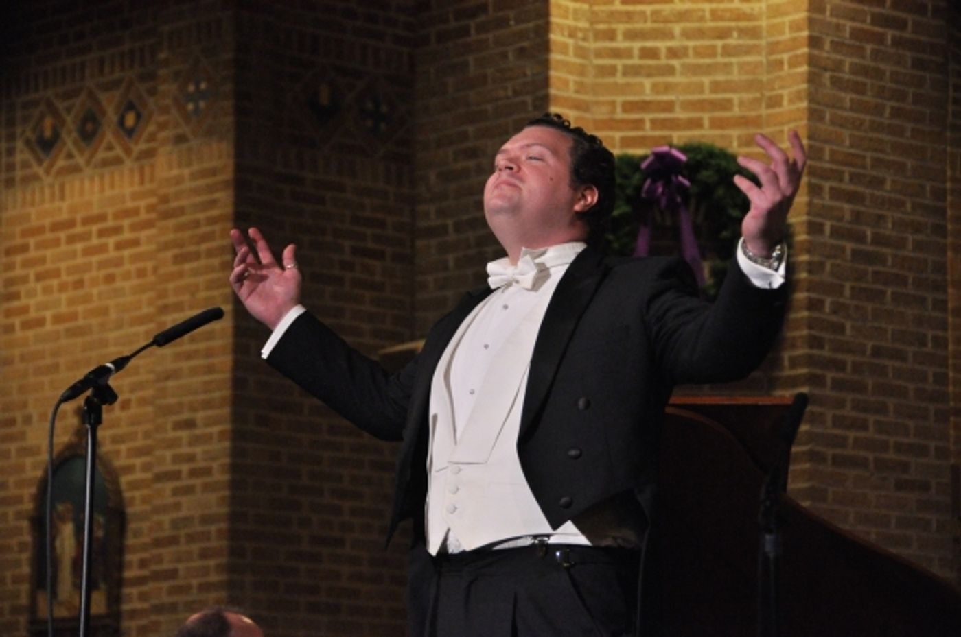 Photo Coverage: Tenor Karl Scully Performs in Bay Shore, NY  Image