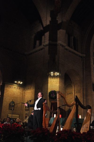 Photo Coverage: Tenor Karl Scully Performs in Bay Shore, NY — photo 11 of 13