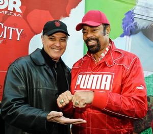 NBA Hall of Famer Walt “Clyde†Frazier shows off his rings alongside Broadway star Robert Cuccioli @ BroadwayWorld NBA Hall of Famer Walt “Clyde†Frazier shows off his rin Photo