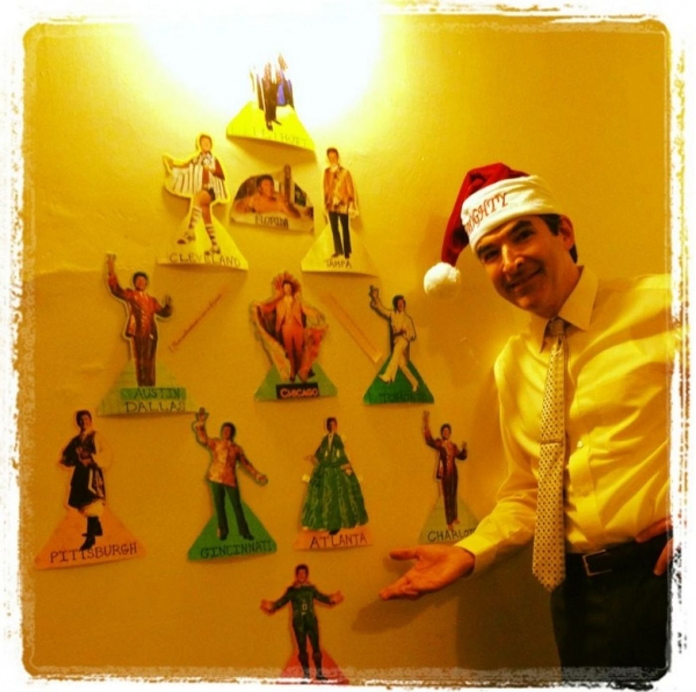 Photo Flash: Saturday Intermission Pics, Dec 15 - NEWSIES, EVITA Send Thoughts to Newtown, SantaCon & More! Image
