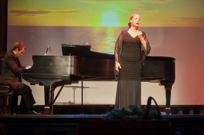 Thomas Bagwell, Susanne Mentzer Photo