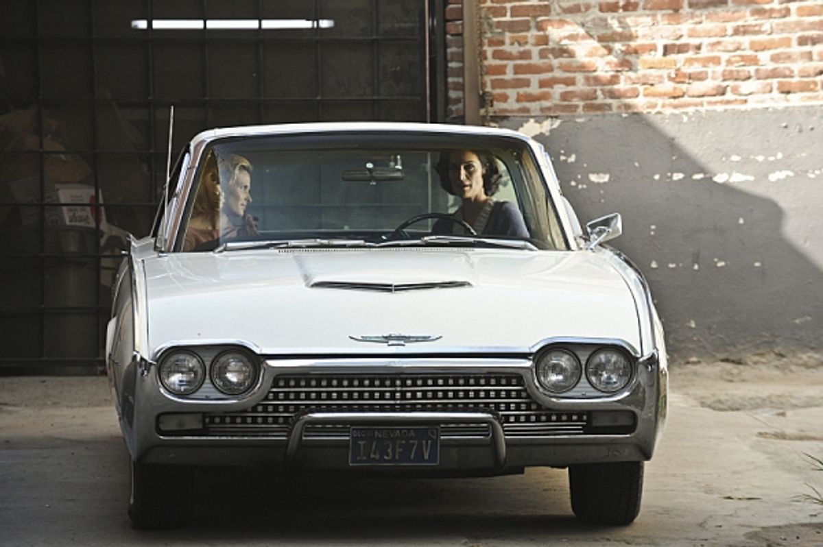 Vinessa Shaw, Carrie-Anne Moss at 