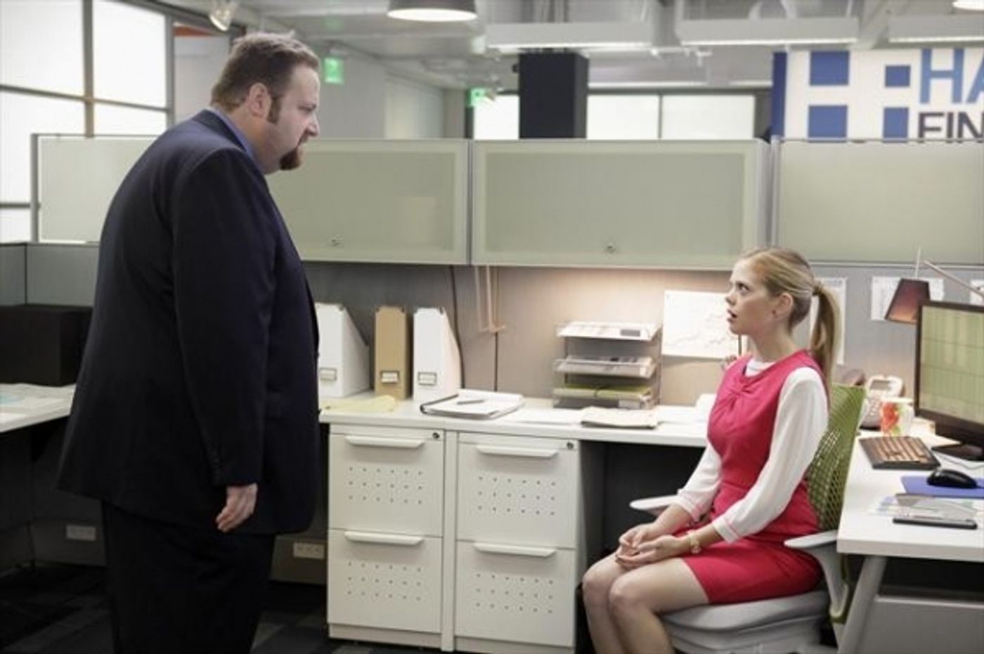 Photo Flash: DON'T TRUST THE B---- IN APARTMENT 23's Episode 'Paris...,' Airs 1/8  Image