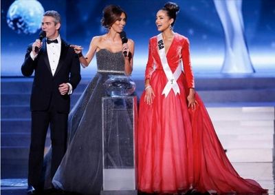 Giuliana Rancic with co-host Andy Cohen at the Miss Universe Pageant in Las Vegas (Ph Photo