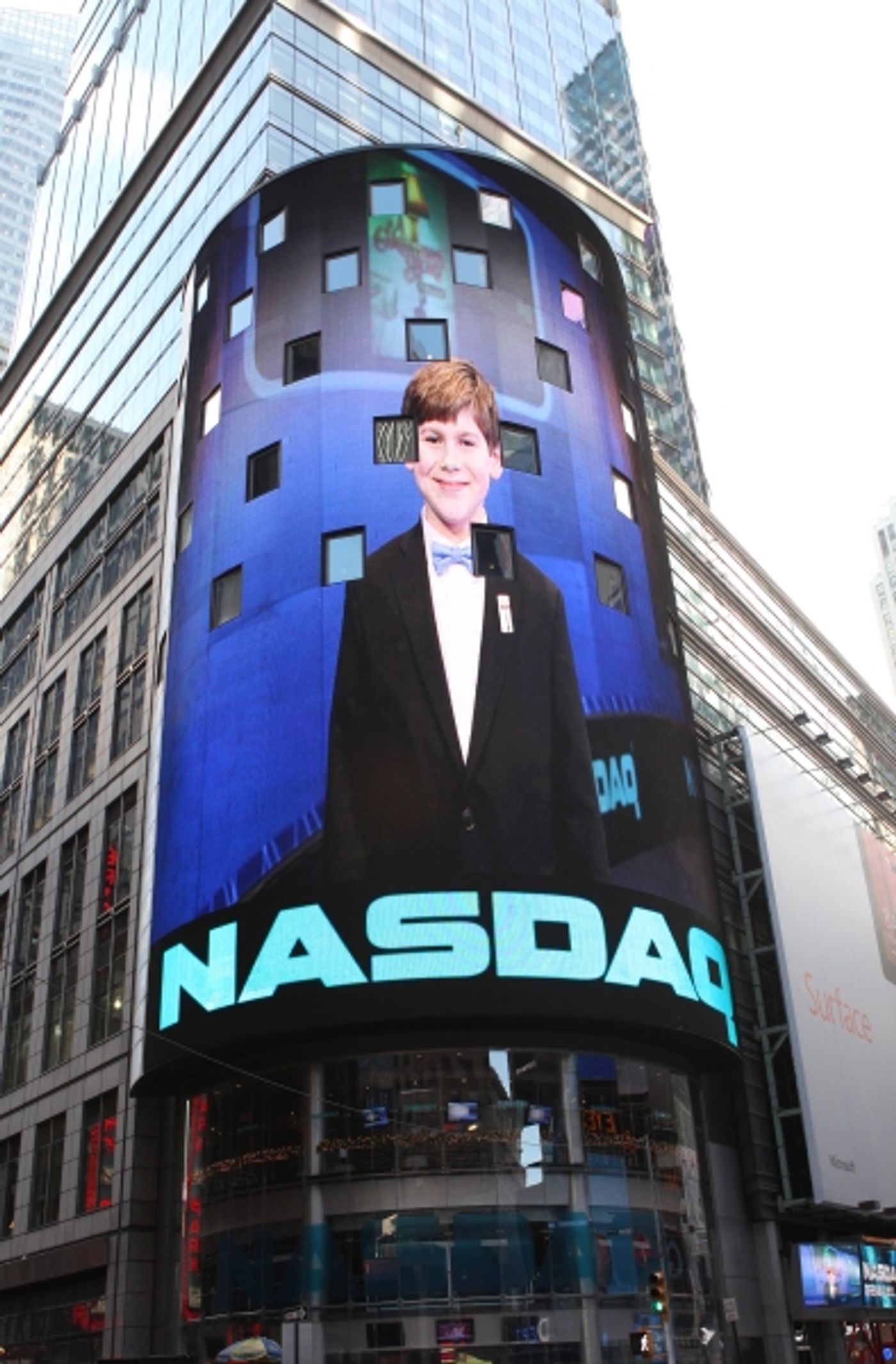 Exclusive Photo Coverage: A CHRISTMAS STORY Cast Visits NASDAQ Times Square  Image