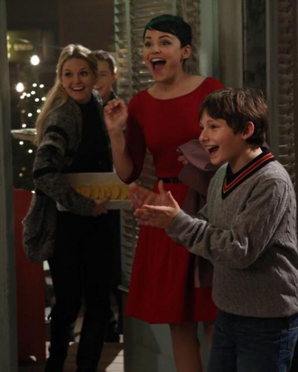 JENNIFER MORRISON, GINNIFER GOODWIN, JARED GILMORE Photo