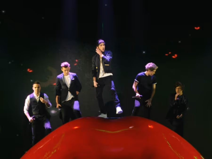 Photo Flash: Extended Look - Last Night's X FACTOR FINALE! Image
