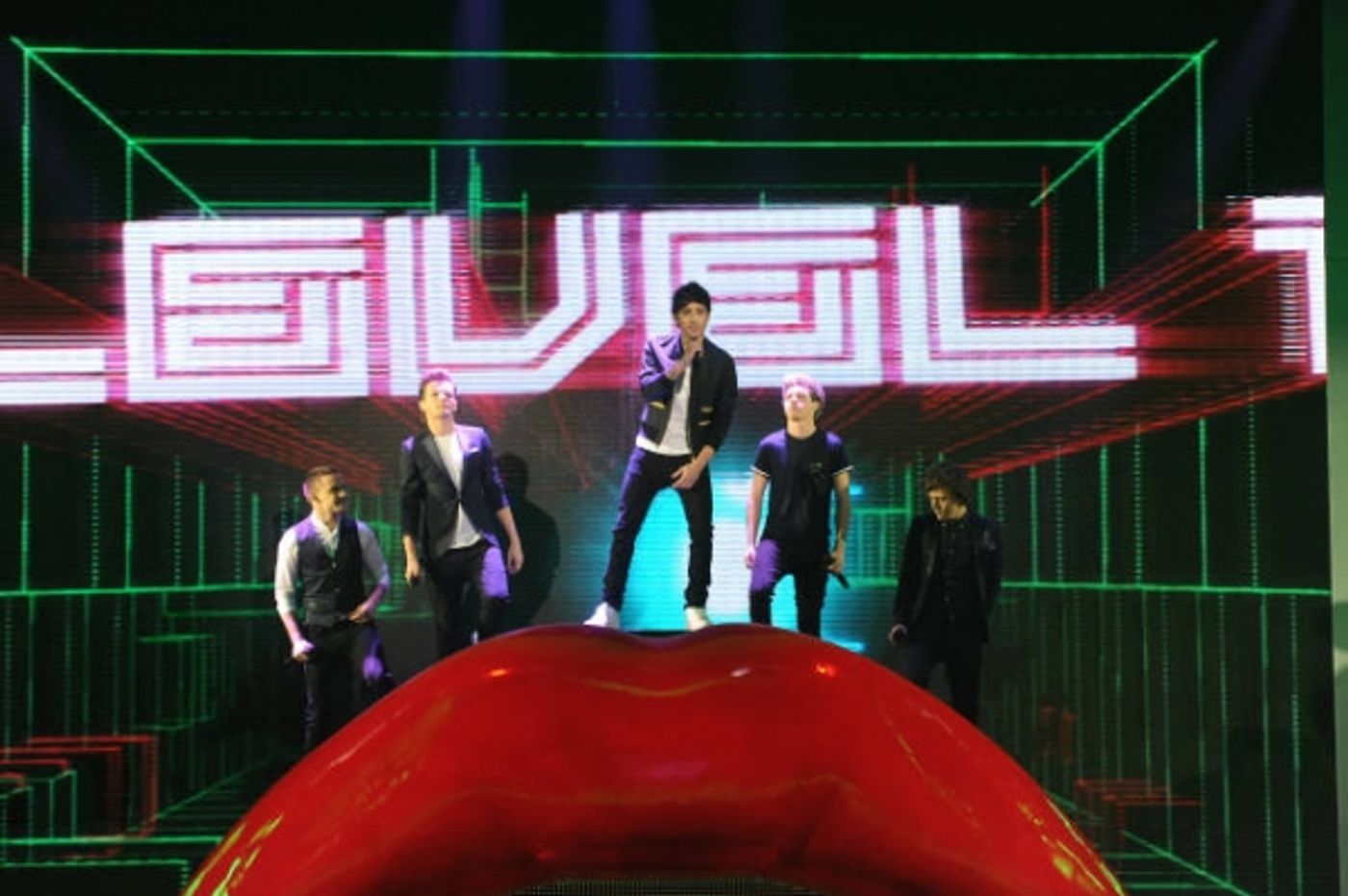 Photo Flash: Extended Look - Last Night's X FACTOR FINALE!  Image