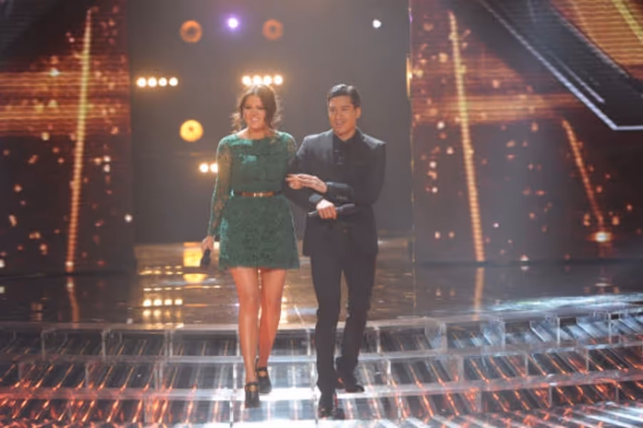 Photo Flash: Extended Look - Last Night's X FACTOR FINALE! Image