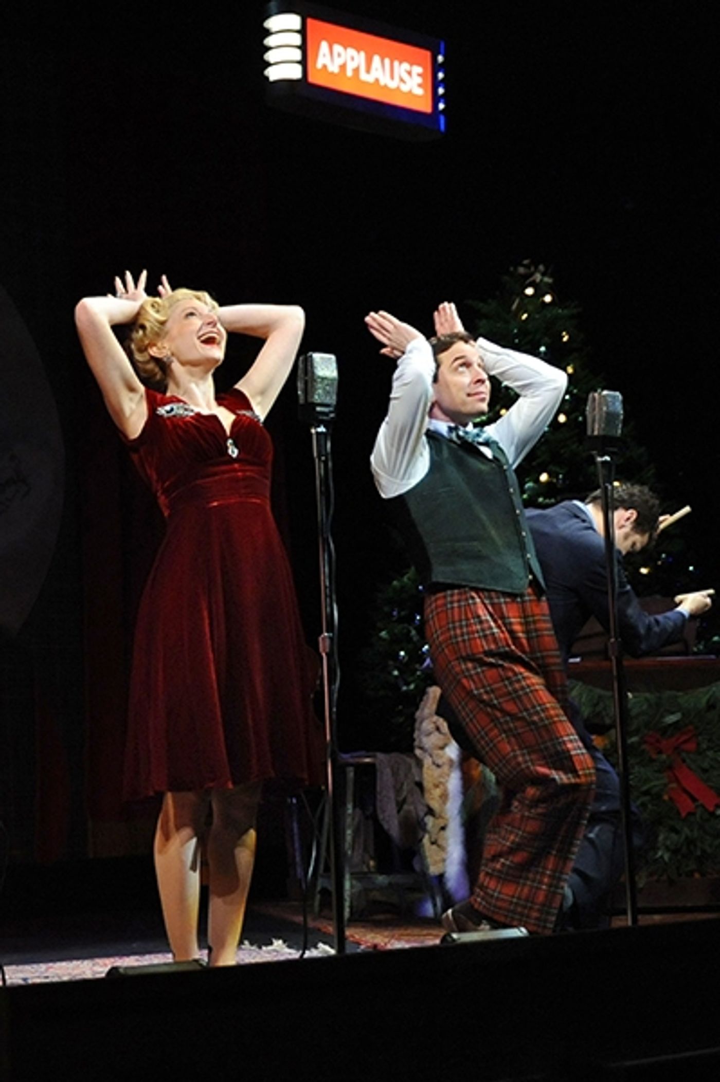Photo Flash: First Look at Justin Guarini, Lauren Molina, Jill Paice and More in Bucks County's IT'S A WONDERFUL LIFE  Image