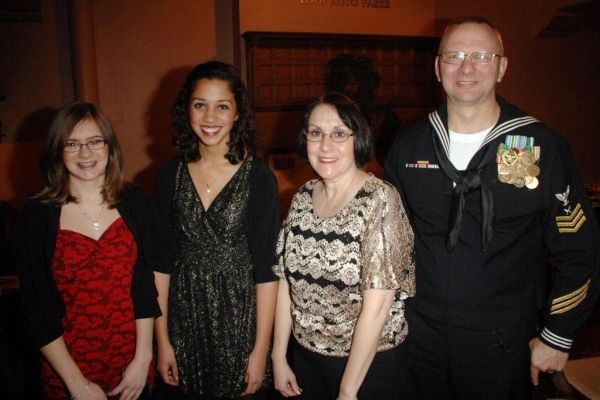 Ashley Dusa, Lindsey Dusa, Patti Dusa, USN YN Joseph Dusa Photo